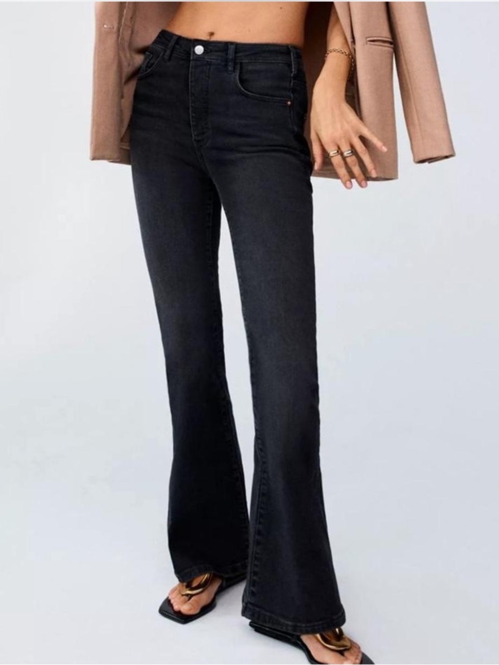 Pilcro Anthropologie Womens
Black High Rise Flare Leg Jeans size 29